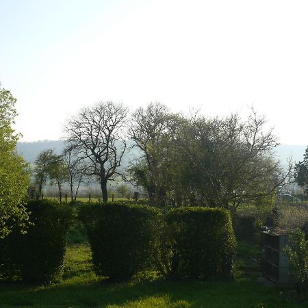 Les Miquelots Bed and Breakfast Pont-d'Ouilly Exteriör bild