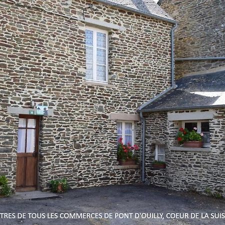 Les Miquelots Bed and Breakfast Pont-d'Ouilly Exteriör bild