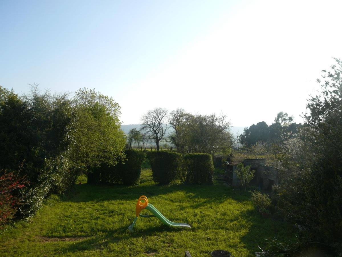 Les Miquelots Bed and Breakfast Pont-d'Ouilly Exteriör bild